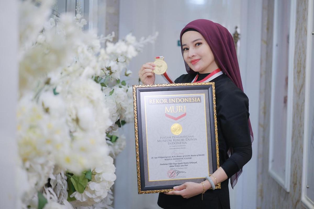dr ayu widya rekor muri